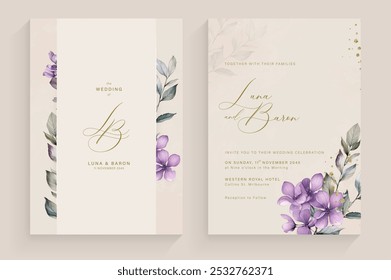 Plantilla de invitación de Boda estética con arreglo de flores púrpura