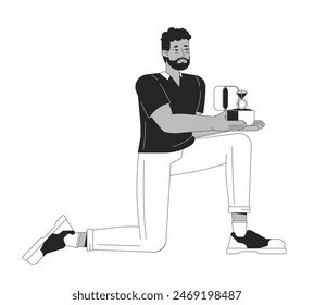 Hombre afroamericano proponiendo blanco y negro 2D línea personaje de dibujos animados. Hombre negro con anillo de compromiso en una rodilla aislado perfil de Vector persona. Ilustración de punto plano monocromático del romance