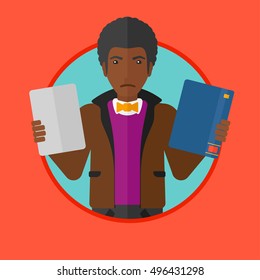 Un hombre confundido africano eligiendo entre una computadora de tablet y un libro de papel. Hombre sosteniendo un libro en una mano y una tableta en la otra. Ilustración de diseño plana vectorial en el círculo aislado en el fondo.