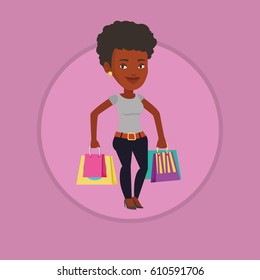 Mulher afro-americana carregando sacos de compras. Mulher sorridente segurando sacolas. Mulher de pé com um monte de sacolas. Ilustração de design plano vetorial no círculo isolado no plano de fundo.