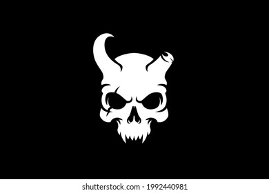 Aggressive Skull with Fangs and Horns