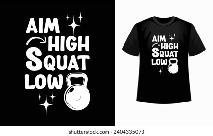 Das High-squat Low Men Gym T Shirt , Training out , Fitness T Shirt , Squat Shirt , Running T-Shirt for Sport t Shirt design . Fitness-Liebhaber Grafik . Gym-T-Shirt. Fitness