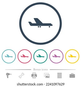Iconos de color plano de la vista lateral del avión en contornos redondos. 6 iconos de bonificación incluidos.