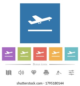 Das Flugzeug hebt flache, weiße Symbole auf quadratischem Hintergrund ab. 6 Bonussymbole sind im Lieferumfang enthalten.