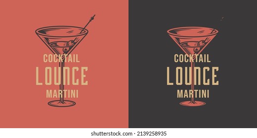 Cóctel de alcohol martini con aceitunas para el bar. Diseño monocromo con cristal de martini para la fiesta de la bebida