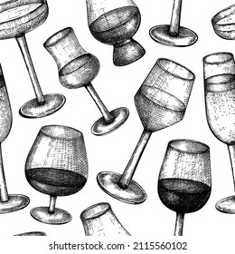 Alcoholic beverages seamless pattern. Hand-sketched alcoholic drinks glasses background. Popular alcohol drinks backdrop for bar or restaurant menu isolated on white background. Vintage bar design.