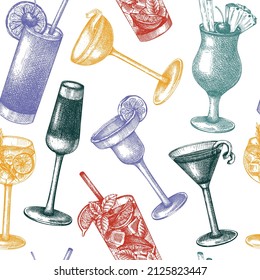 Alcoholic cocktails seamless pattern. Hand-sketched alcoholic drinks glasses background. Popular cocktails backdrop for bar or restaurant menu isolated on white. Vintage style beverages design