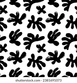 Algae silhouettes seamless pattern in Matisse style. Brush drawn contemporary minimalist organic shapes Matisse inspired. Trendy seamless pattern with corals and algae. Abstract leaves shapes.