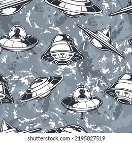 Alien Invasion Muster nahtlose Vintage-monochrome Marssorezeptoren oder UFOs nähern sich dem Planeten, um Menschen Vektorgrafik abzurufen