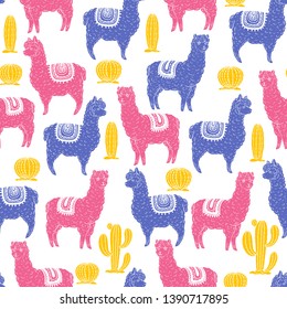 Alpaca seamless pattern. Hand drawn vector illustration. Cute llamas and cactus. 