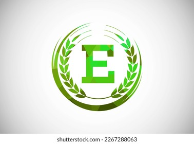 Signo de alfabeto E con una corona de trigo. Concepto del logotipo de cultivo de trigo orgánico poligonal de bajo contenido de poli. Plantilla vectorial de diseño del logotipo agrícola.