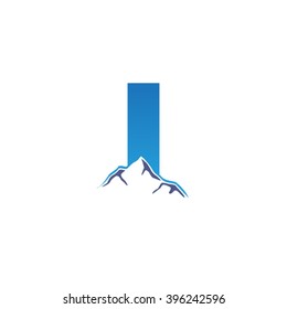 I alfabeto letra de espacio negativo montaña logotipo azul