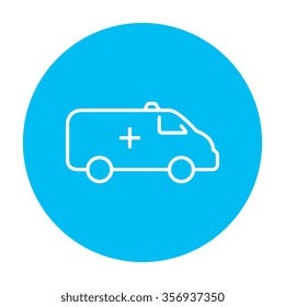 Icono de línea de coche de ambulancia para web, móviles e infografías. Icono de blanco vector en el círculo azul claro aislado en fondo blanco.