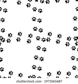 Animal footprint seamless pattern. Footprints of a cat, dog, bear, lion, leopard and other animals