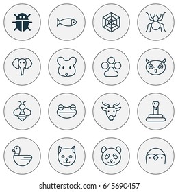 Animal Icons Set. Collection Of Bumblebee, Claw Print, Trunked Animal And Other Elements. Also Includes Symbols Such As Animal, Reptile, Print.