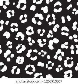 Animal leopard seamless vector hand drawn pattern