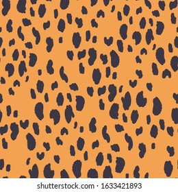 Animal print seamless pattern. Cheetah design vector pattern. 80s and 90s fashion style.