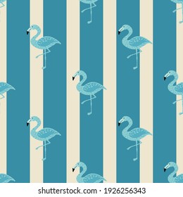 Patrón de doodle sin soldadura animal con siluetas de flamingo azul dibujadas a mano. Fondo rayado. Diseño gráfico para envolver texturas de papel y tela. Ilustración vectorial.