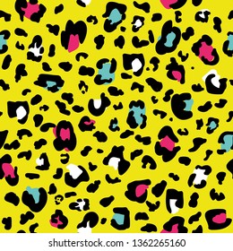 animal skin leopard seamless pattern in vector - Vector 