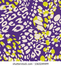 Animal skin vector seamless pattern. Leopard spots fur texture design. Vintage background. 