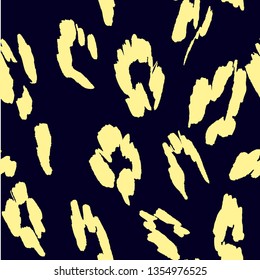 Animal texture seamless background pattern. Fashion print, textile design. Cute pattern. Vector.