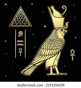 Dibujo de animación:  ave sagrada del Halcón egipcio en la corona. Dios Horus - deidad del cielo y del sol. Ver perfil. Símbolo de pirámide, ilustración de hieroglíficos.Vector aislada en un fondo negro. 