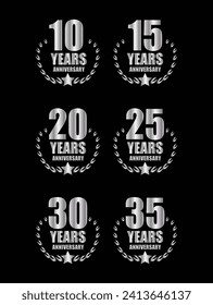 VECTOR DE BADGE ANIVERSARIO DE 10,15,20,25,30 Y 35 AÑOS DE PLATA