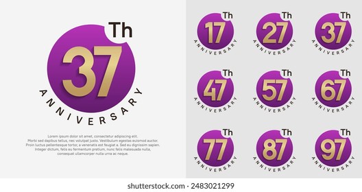 el conjunto de Vector de logotipo de aniversario con círculo de color púrpura y número de oro se puede utilizar para el momento de celebración