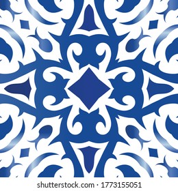 Baldosas de azulejos antiguos. Diseño elegante. Marco de patrón sin fisuras del vector. España azul y decoración portuguesa para bolsas, estuches para smartphones, camisetas, ropa de cama o scrapbooking.