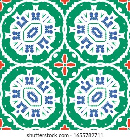 Cerámica antigua mexicana talavera. Concepto de patrón sin fisuras del vector. Diseño gráfico. Decoración floral y abstracta roja para la reserva de chatarra, estuches para smartphones, pantalones en T, bolsas o ropa de cama.