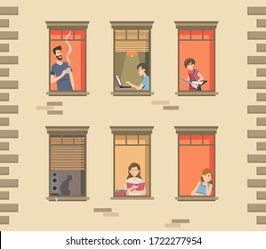 Edificio de apartamentos en fachada con vecinos y gatos en ventanas abiertas. Hombres y mujeres tomando café, leyendo, hablando. Ilustración vectorial para permanecer en casa, cuarentena, concepto de comunicación