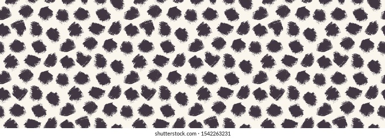 Appaloosa Imperfect Polka Dot Spots Seamless Border Pattern. Doodle Brushstroke Dotted Animal Skin Background in Monochrome. Abstract Dalmation Fashion, Branding, Packaging ribbon Trim. Vector eps10
 svg