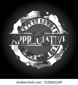 Apreciativo en textura de camo gris 