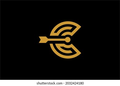 Vector de diseño de logotipo de tiro con arco. Letra C y símbolo abstracto de arco. Diseño del logotipo del esquema de la letra C. Icono vector deportivo de tiro con arco.