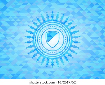 icono de armadura dentro del emblema azul cielo con fondo de mosaico
