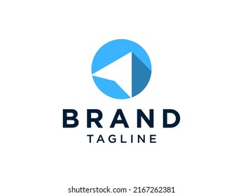 Pfeil nach oben Logo. Rounded Blue Square Form mit Negative Space Arrow innen einzeln auf weißem Hintergrund. Für Unternehmens- und Branding-Logos geeignet. Flaches Vectorlogo-Design-Vorlagenelement.