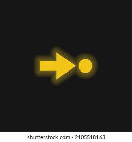Pfeil mit einem kreisgelben leuchtenden Neonsymbol