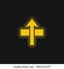 Icono de flecha a través de neón brillante amarillo