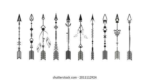 Flechas al estilo boho. Flechas tribales. Conjunto de flechas de estilo indio. Flechas rusticas decorativas para los tatuajes. Vector
