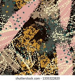 Patrón abstracto sin fisuras, manchas de pintura. Fondo de color agua, camuflaje. Textura angustiada. Diseño de tejido