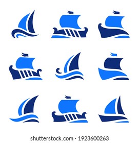 conjunto de arte de iconos dibujados a mano azul de barcos de vela aislados históricos escandinavos, griegos y vintage en el mar