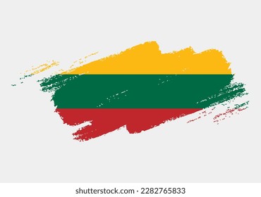 Künstlerische Grunge-Pinselfahne Litauens einzeln auf weißem Hintergrund. Elegante Struktur der Nationalflagge