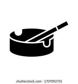 Icono de cenicero, ilustración del vector cenicero de cigarrillos en fondo blanco