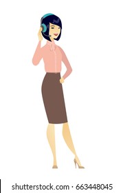 Operador de servicio al cliente asiático con auriculares con micrófono. Largo de los jóvenes operadores de servicio al cliente en auriculares con micrófono. Ilustración de diseño plana vectorial aislada en fondo blanco.