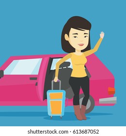 Asiatische Frau mit Koffer, die auf dem Hintergrund einer offenen Autotür steht. Junge glückliche Frau, die vor dem Auto winkt. Fröhliche Frau, die mit dem Auto in den Urlaub fährt. Vektorillustration Flach Design Illustration. Quadratisches Layout.