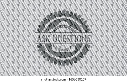 Pregúntele a preguntas sobre emblema o placa de plata. Patrón de escalas. Ilustración vectorial. Detallado.