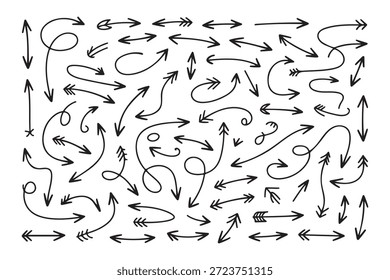 Surtido dibujado a mano doodle flechas colección, estilo incompleto, mostrando diferentes direcciones, curvas y formas, aislado en blanco