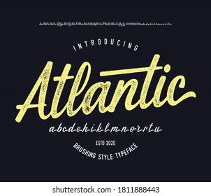 "Atlántico". Fuente De Guión De Pincel Original Con Actualizaciones Alternativas. Tipo Retro. Ilustración vectorial.