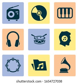 Iconos de audio establecidos con carpetas, piano, auriculares y otros elementos de octava. Iconos de audio de ilustración vectorial aislados.
