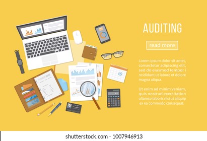 Conceptos de auditoría. Análisis financiero, análisis, captura de datos, planificación, estadísticas, investigación. Documentos, formularios, gráficos, gráficos, calendario, calculadora, bloc de notas, tarjeta de visita, café, lápiz. Vista superior. 